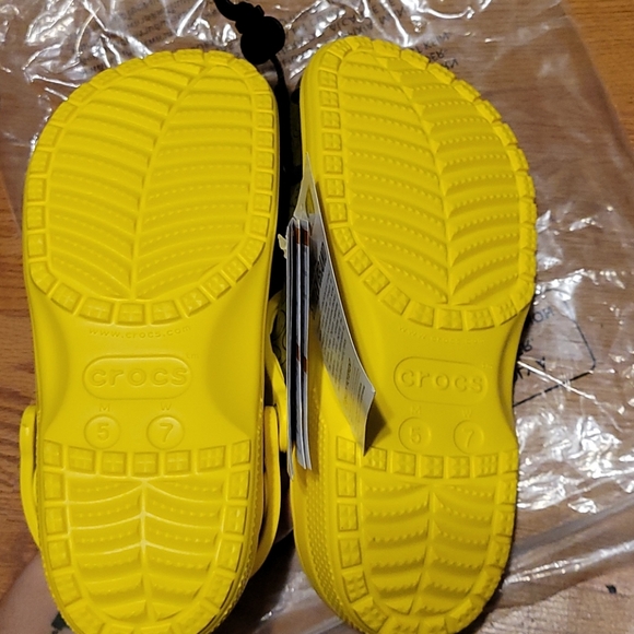 W7 Crocs - Picture 3 of 3